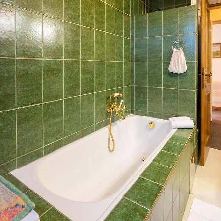 Zentral Gelegenes In 公寓 *